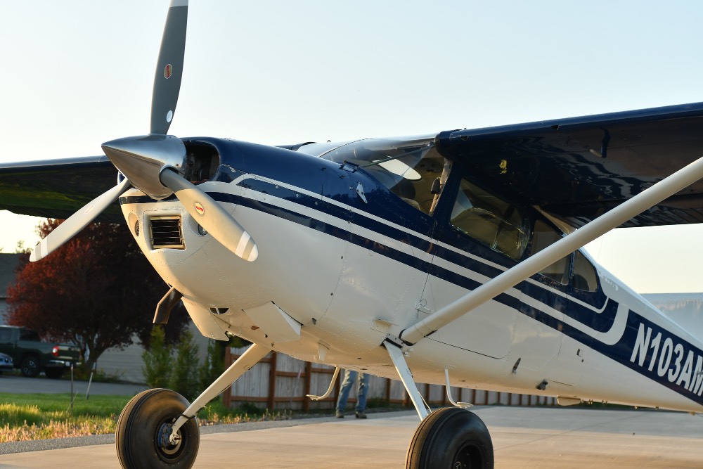 1975 Cessna A185F